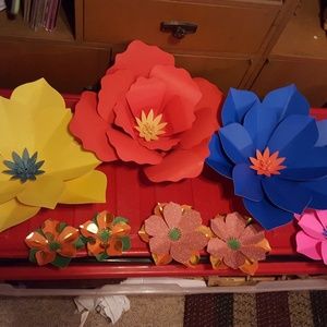 Set of giant Flowers